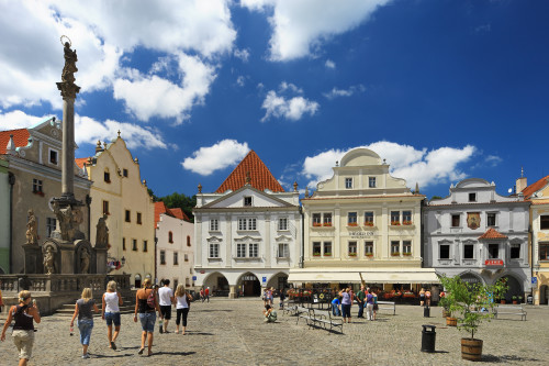Den historiske landsbyen Cesky Krumlov står på UNESCOs verdensarvliste. (Foto: Libor Svacek)