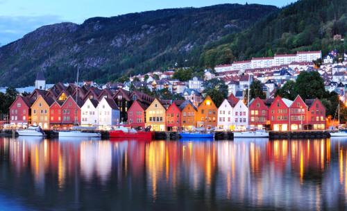Bergen - en riksmåls- og bokmålsby omgitt av nynorskkommuner.
