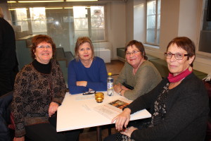 De fire pensjonerte lærerne i quizlaget Frøknene, fra venstre: Sissel, Hilde, Tove og Helen.